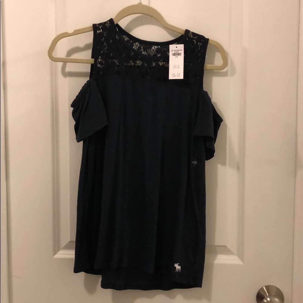 NWT, cold shoulder tee
